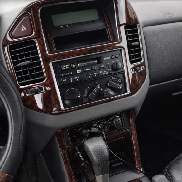 Mitsubishi Pajero/Montero 2000-2006 OEM Compliance Interior BD Dash Trim Kit