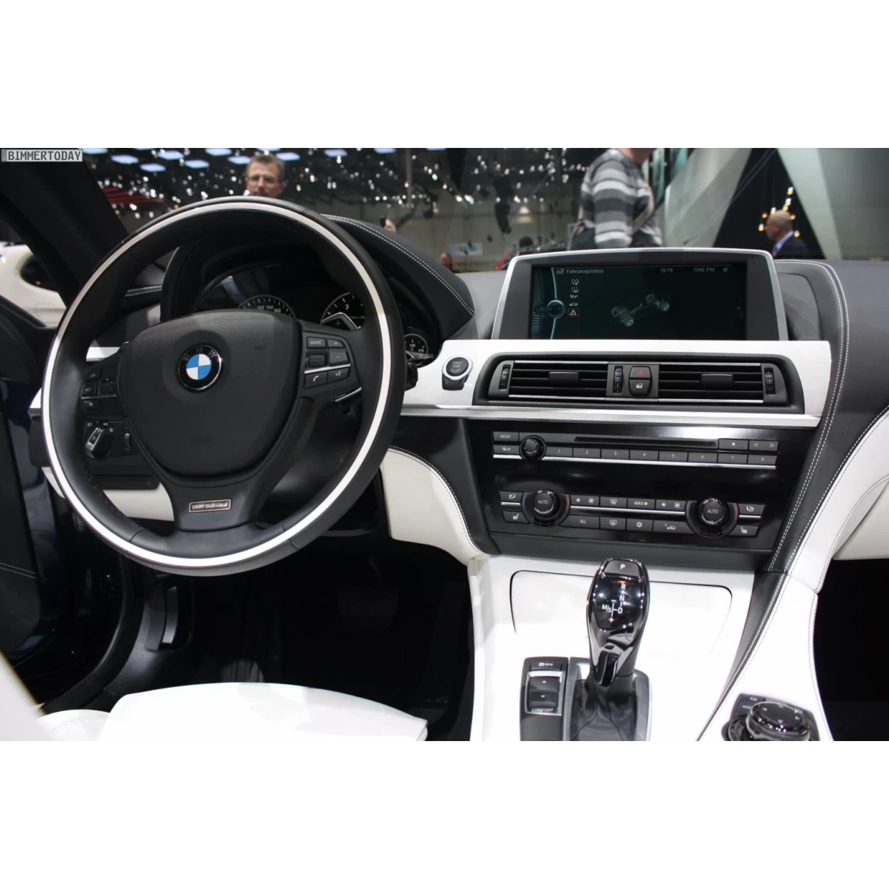 BMW 6 Series (F12) 2011 - 2018 Multimedia 8,8" ExtraShield Screeen Protector